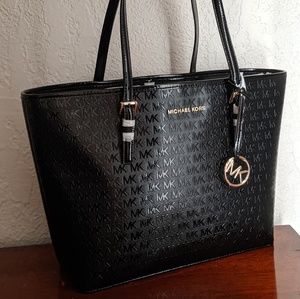 Michael Kors Bags - Michael Kors Jet Set Carryall Tote Michael Kors Bags - Michael Kors Jet Set Carryall Tote